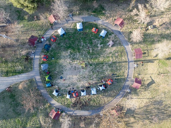Revue des campings avec trampoline en bord de mer
